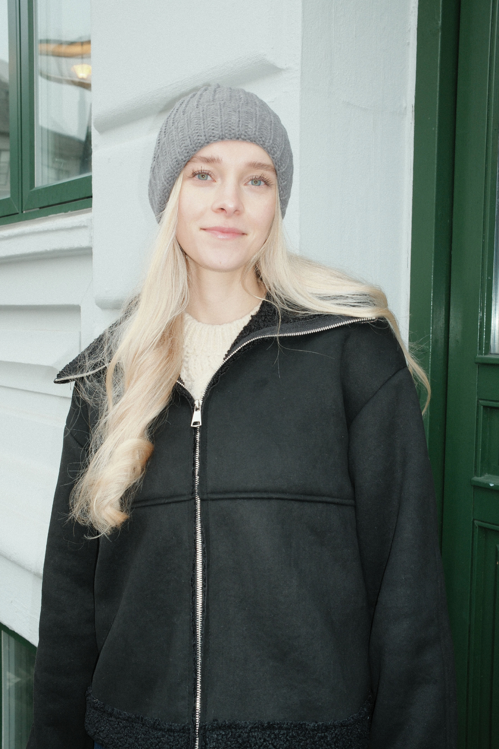 Ribbad Beanie - Mörkgrå