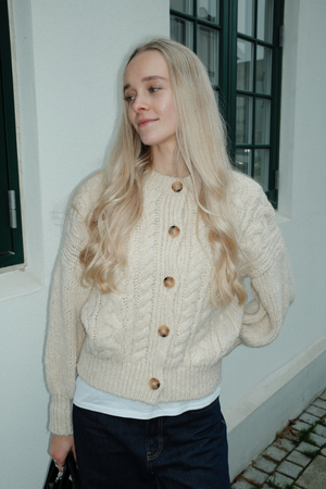 Botton Knit - Off White