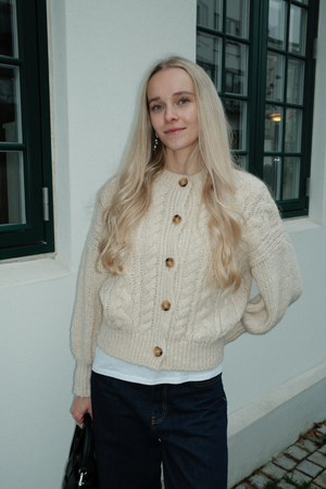 Botton Knit - Off White