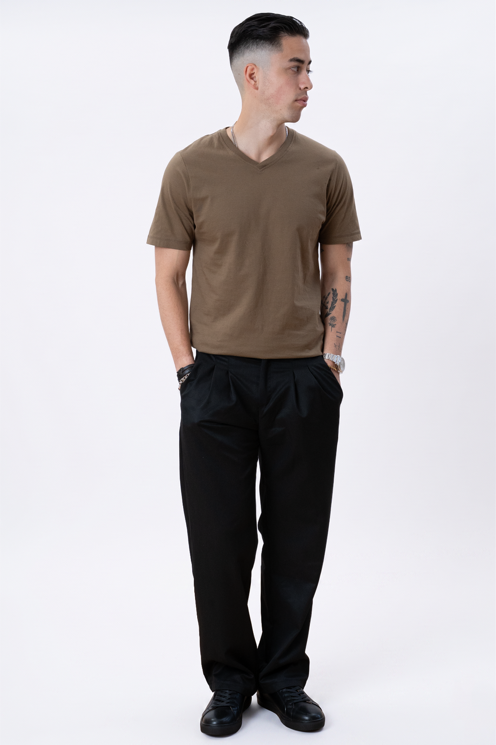 Basic V-neck Tee - Olivgrön