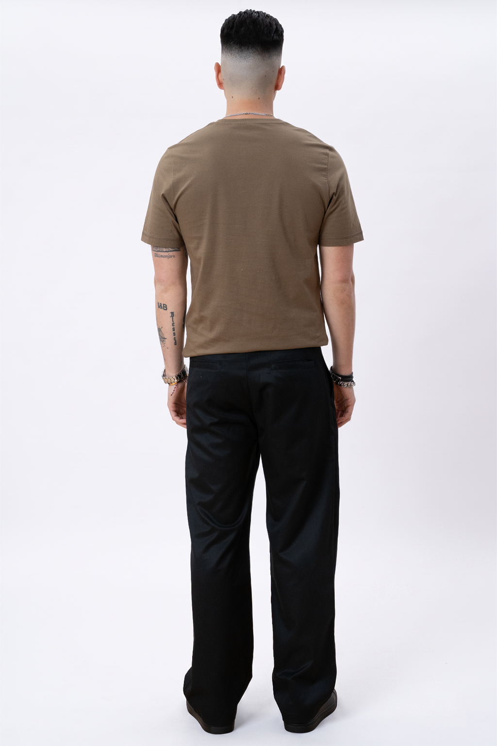 Basic V-neck Tee - Olivgrön
