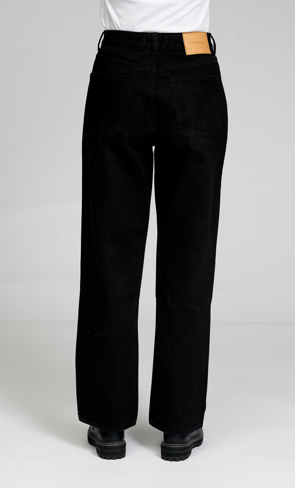 Performance Loose Jeans - Black Denim