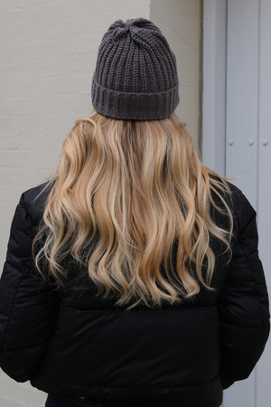 Ribbad Beanie - Mörkgrå