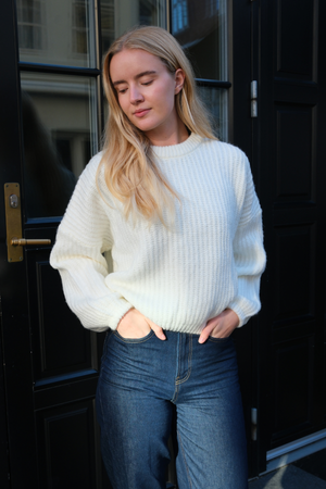 Gabriela Stickad Tröja - Vit