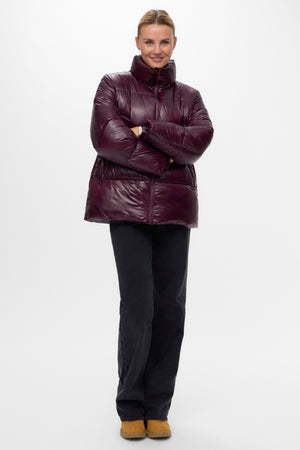 Sabrina Kort Jacka - Winetasting