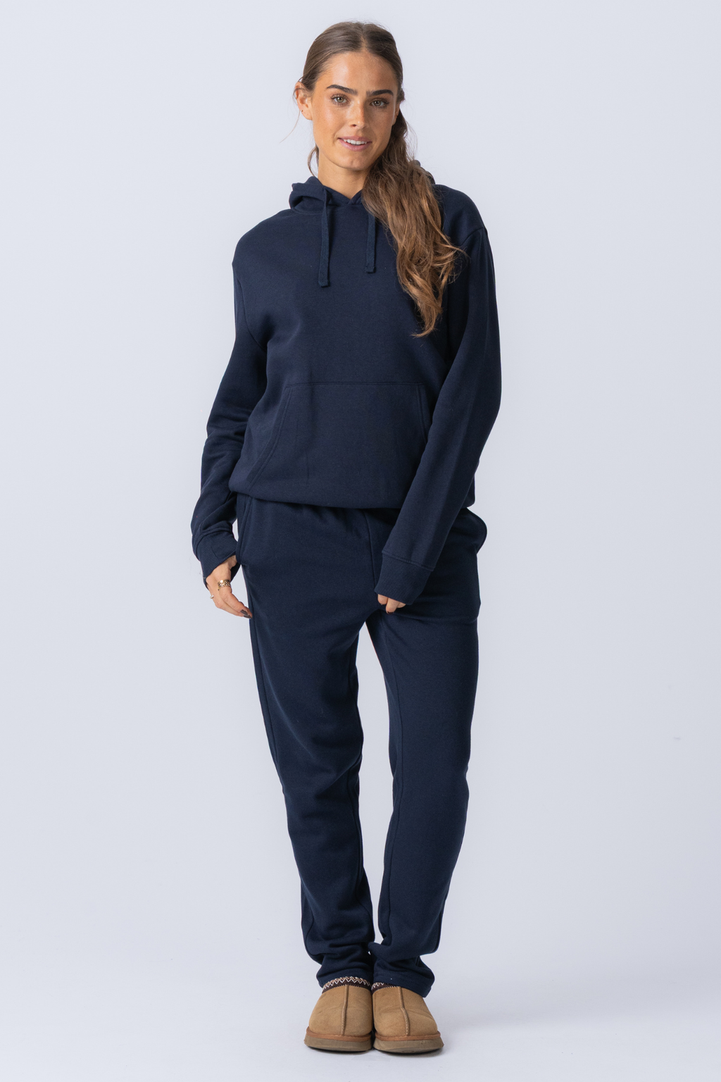 Essentiella Sweatpants - Navy
