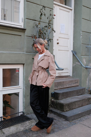 Sia Short Trenchcoat - Camel