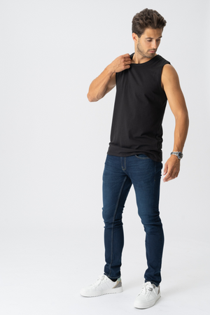 Sleeveless Tee - Svart