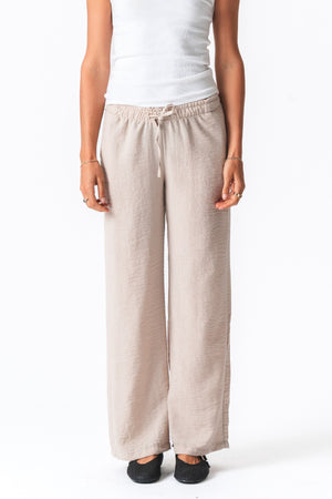 Lilly Bukser + Lilly Skjorte (Sand) – Pakketilbud