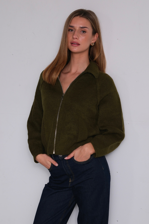 Selma Stickad Tröja med Dragkedja - Khaki