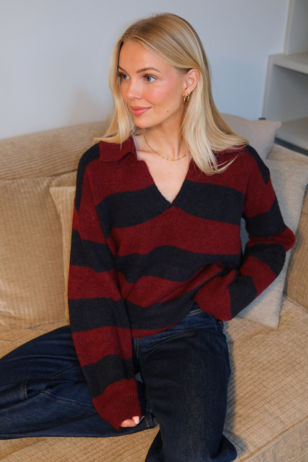 Nora Stickad Tröja - Vinröd/Mörkblå