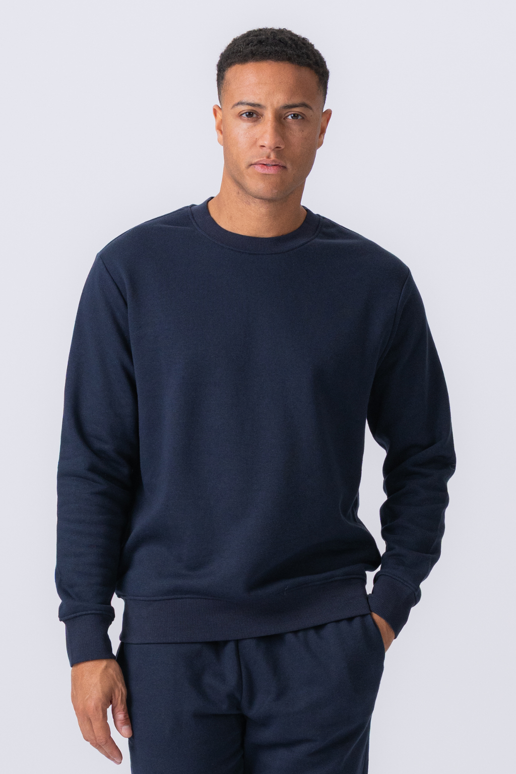 Essential Crewneck - Marinblå