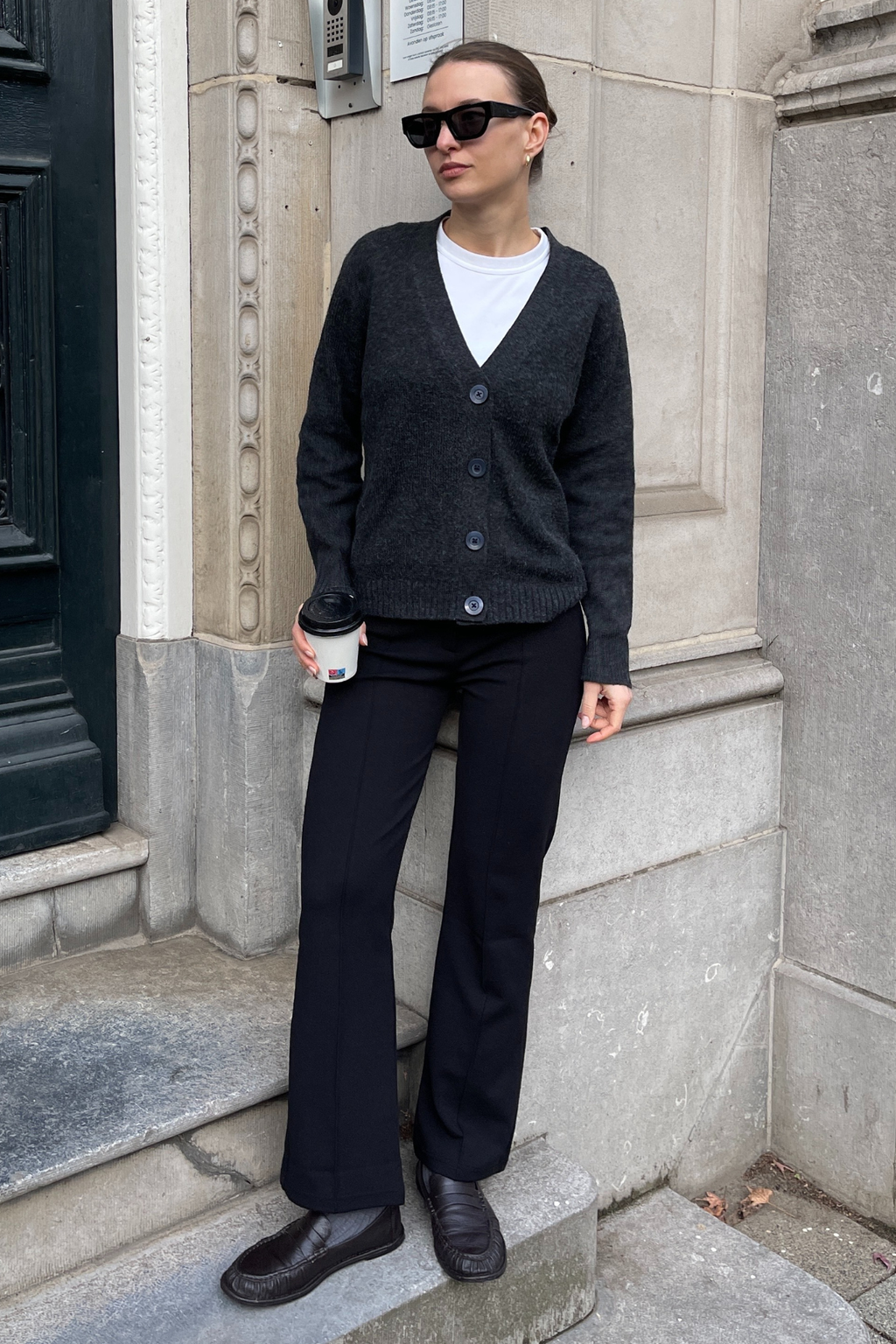 Stickad Kofta - Mörkgrå