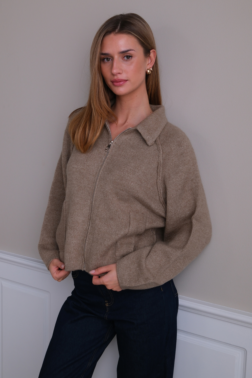Selma Stickad Tröja med Dragkedja - Beige