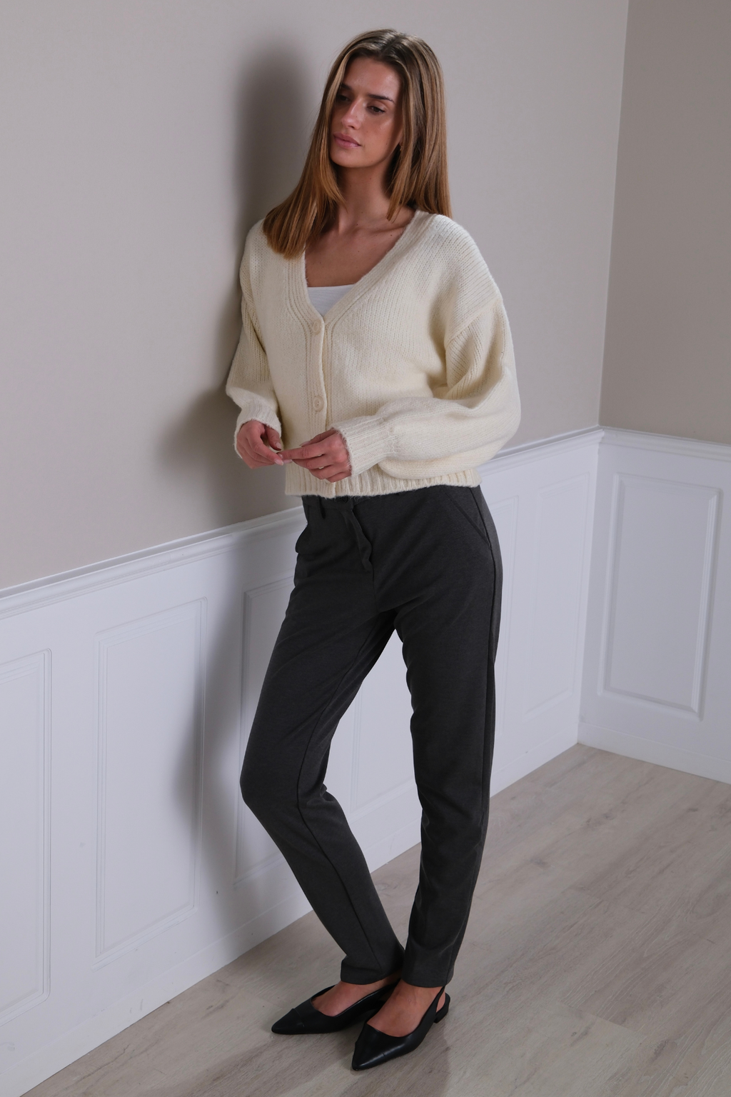 V-ringad Cardigan - Ecru