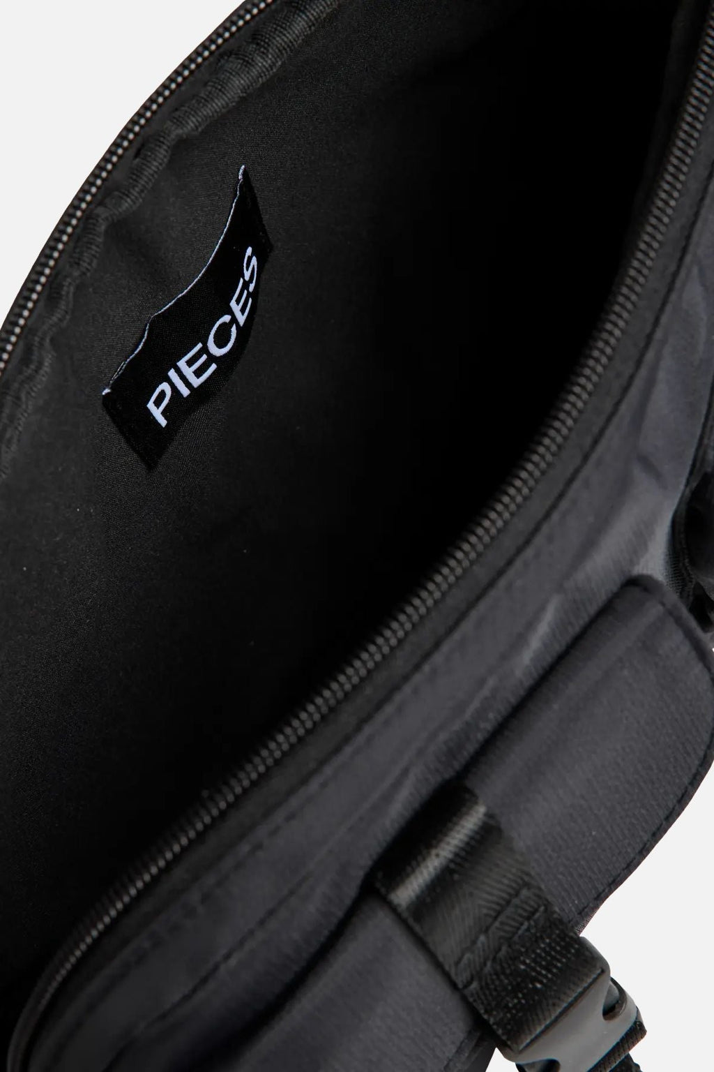 Bunha Cross Body - Svart