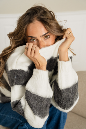 Celina Randig Stickad Tröja - Vit/Grå