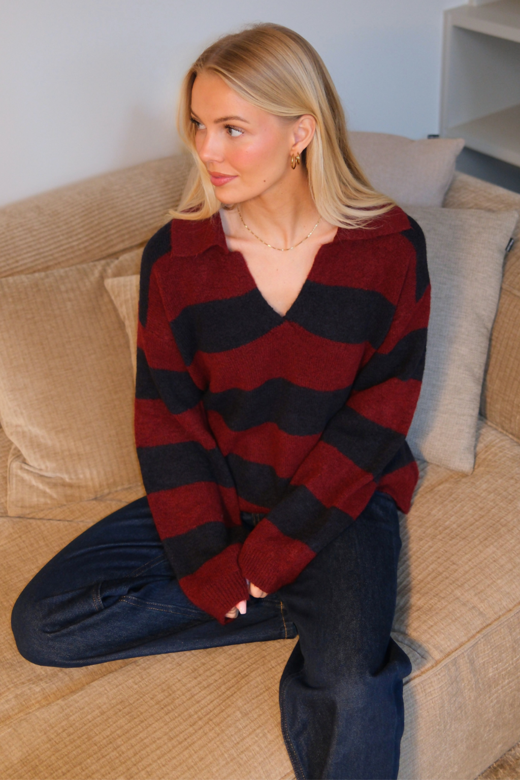 Nora Stickad Tröja - Vinröd/Mörkblå