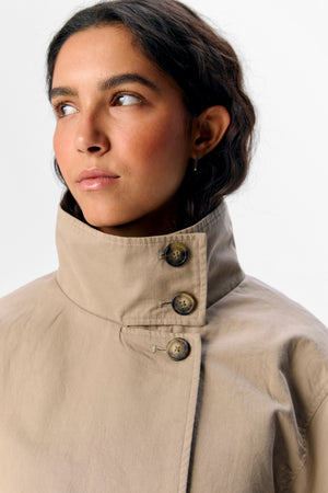 Gro Re Short Jacket - Desert Taupe