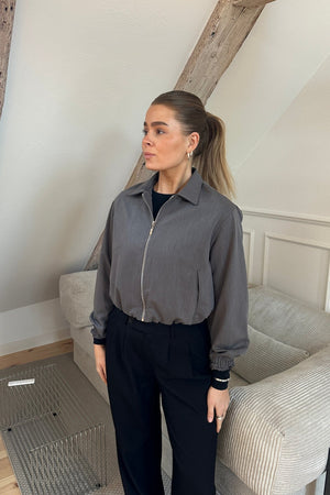 Kylie Kort Jacka - Grå
