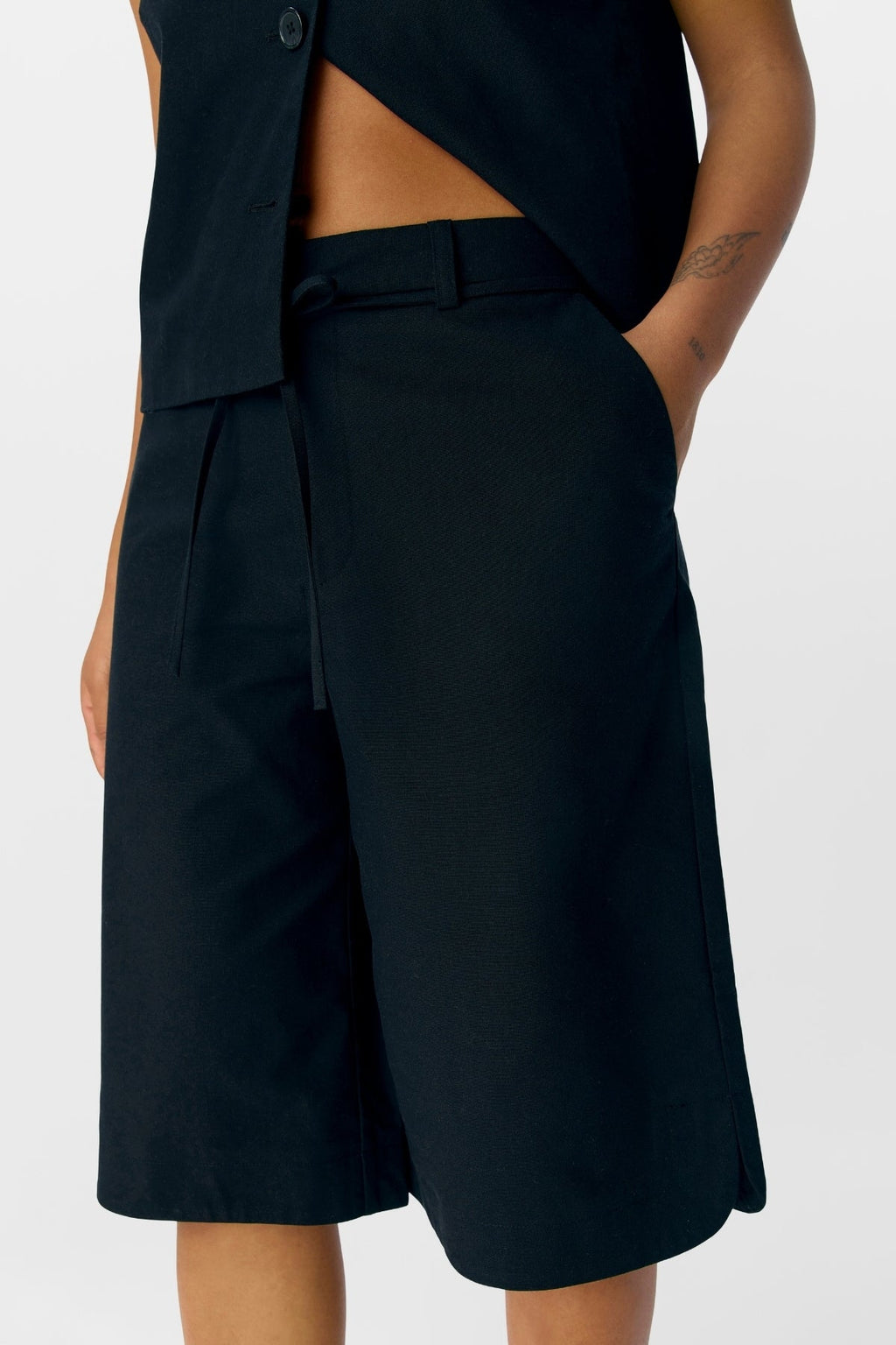 Aura Bermudashorts - Svart