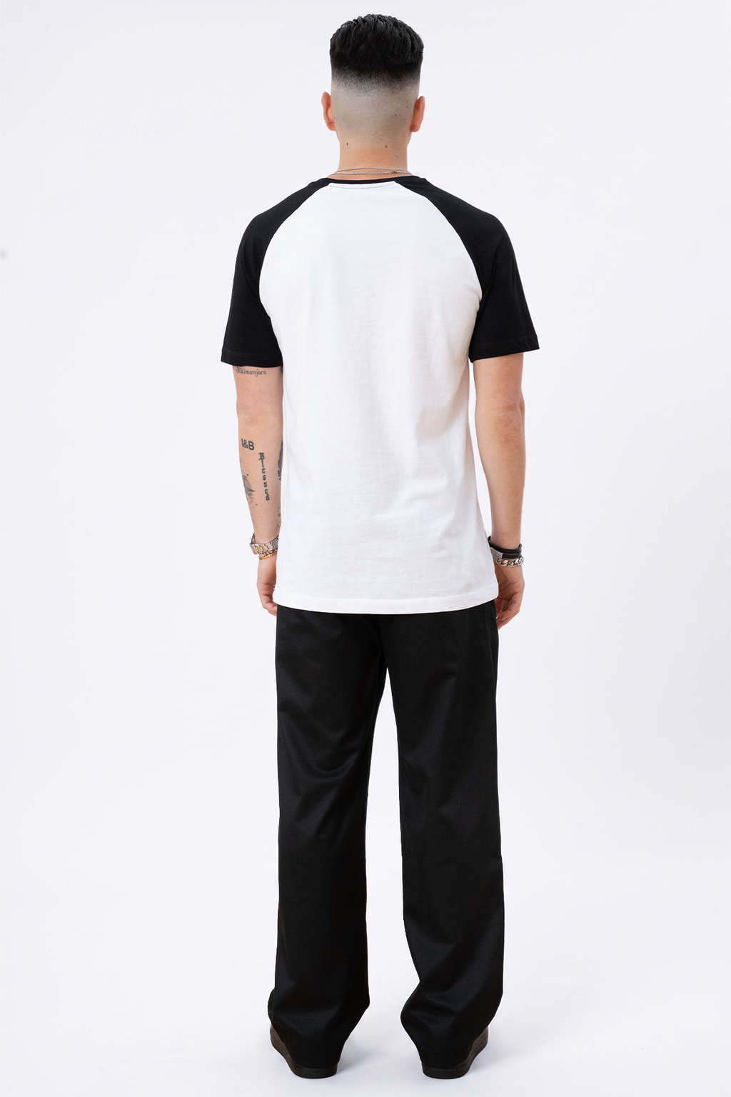 Basic Raglan Tee - Svart-Vit