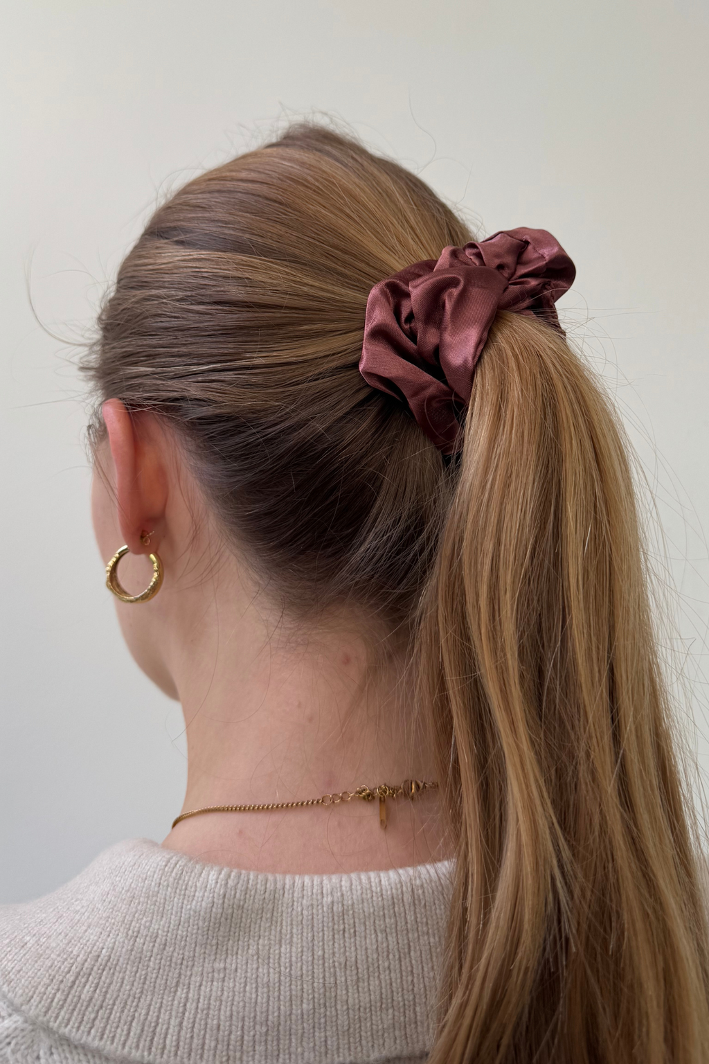 Satin Scrunchie - Mörklila