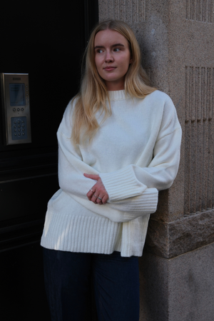 Martina Stickad Tröja - Vit