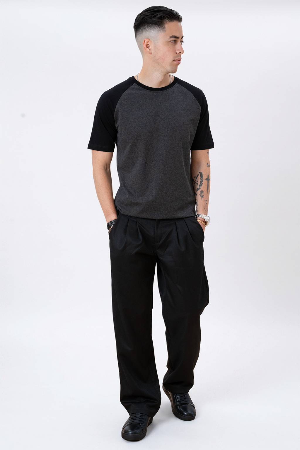 Basic Raglan Tee - Svart-Armygrön