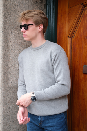 Crewneck Knit Sweater - Ljusgrå
