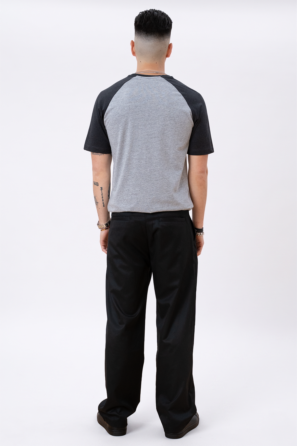 Basic Raglan Tee - Svart-Ljusgrå