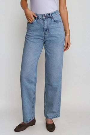 Nora Regular Jeans - Ljusblå Denim