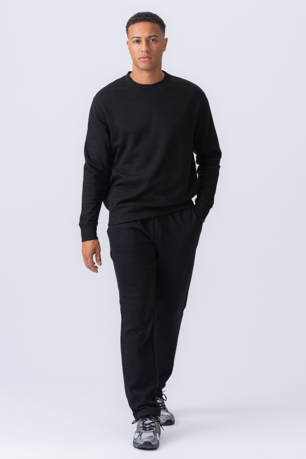 Essential Sweatpants - Svart