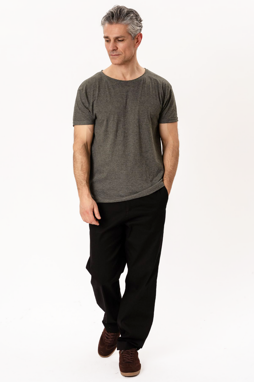 Djup Neck T-shirt - Mörkgrå