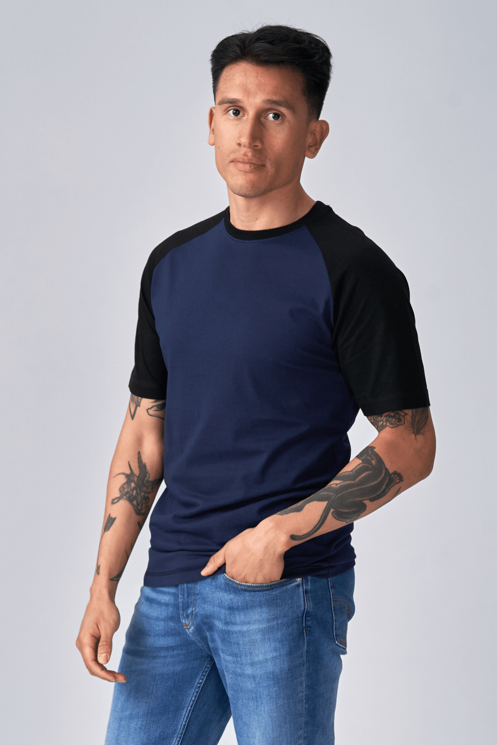 Basic Raglan Tee - Svart-Marinblå