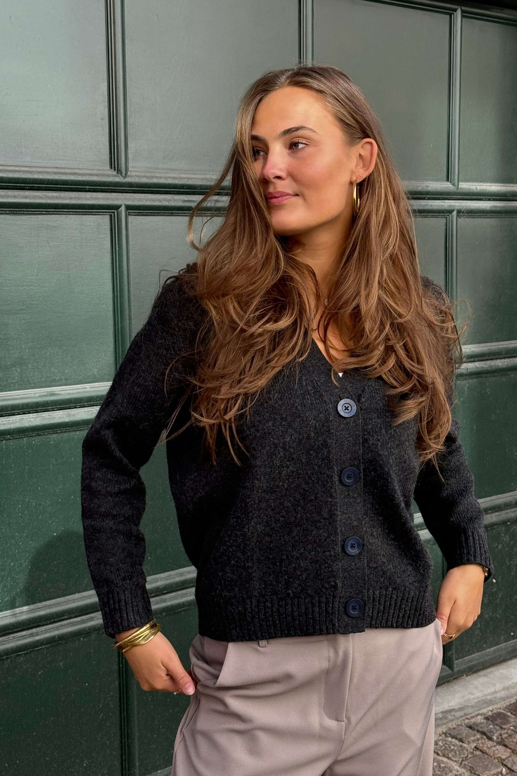 Stickad Kofta - Mörkgrå