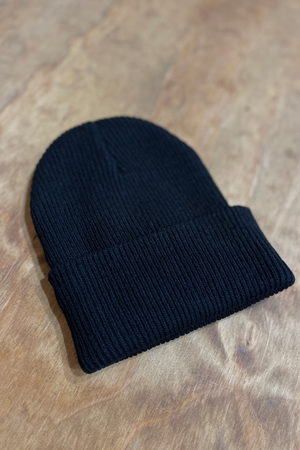 Stickad mössa - Svart