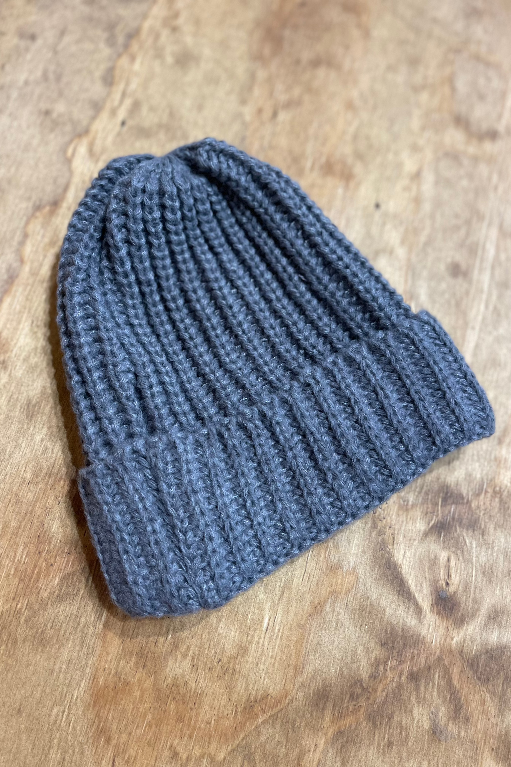 Ribbad Beanie - Mörkgrå
