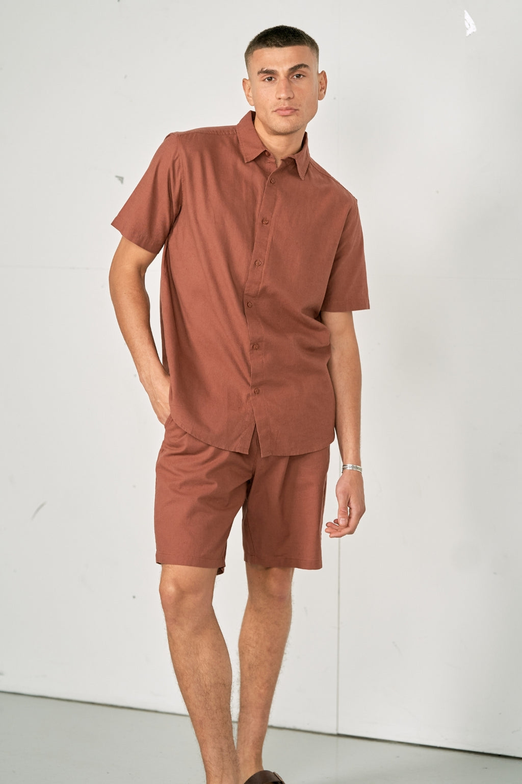 Linneset Kortärmad Skjorta + Linneshorts – Terracotta (Paketerbjudanden)