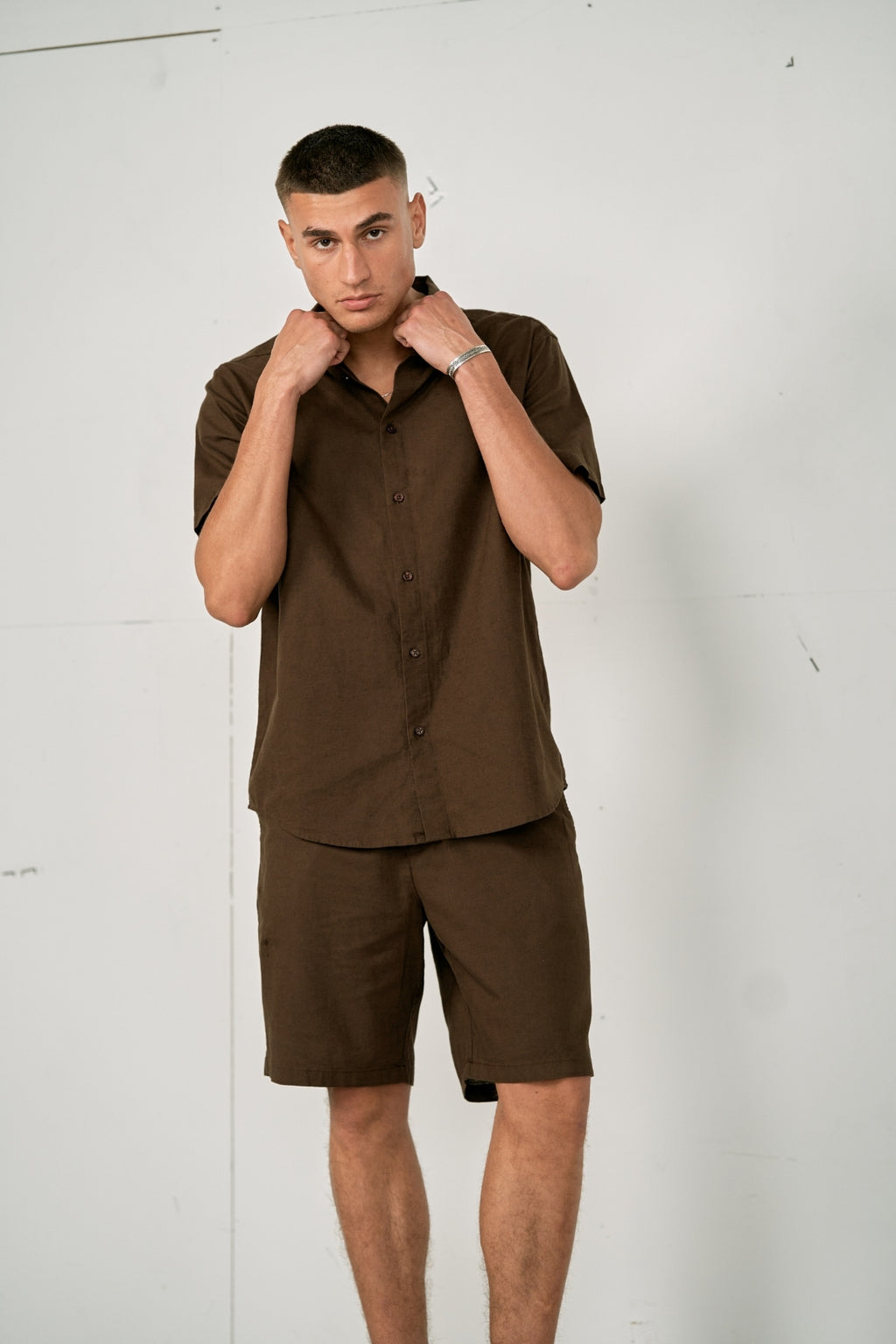 Linneset Kortärmad Skjorta + Linneshorts – Mörkbrun (Paketerbjudanden)