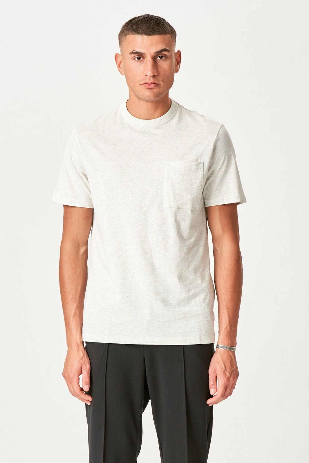 T-shirt med ficka - Off-white