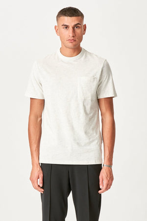 T-shirt med ficka - Off-white