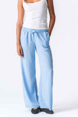 Lilly Bukser + Lilly Skjorte (Sand) – Pakketilbud