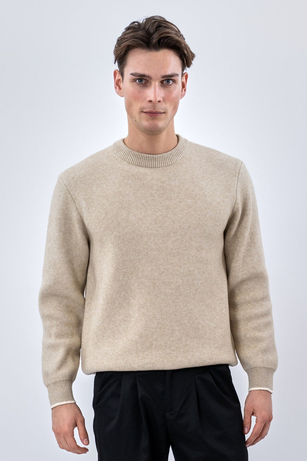 Rundhalsad Stickad Tröja - Beige