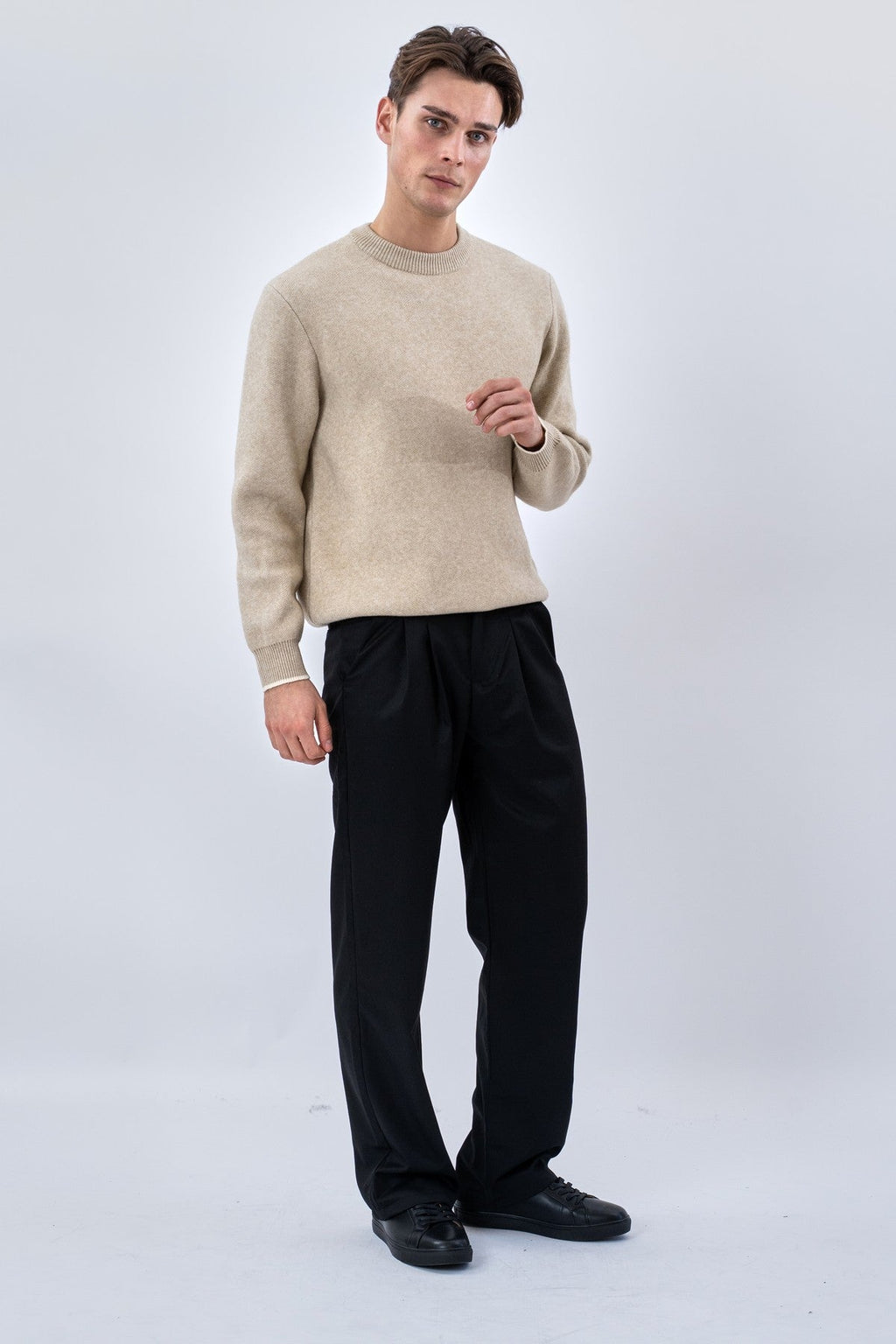 Rundhalsad Stickad Tröja - Beige