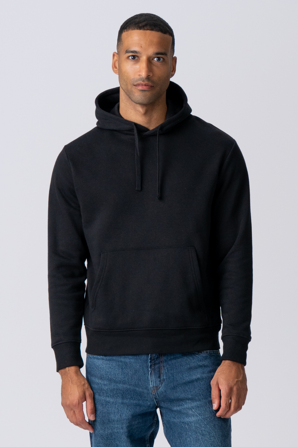 Essential Hoodie - Svart