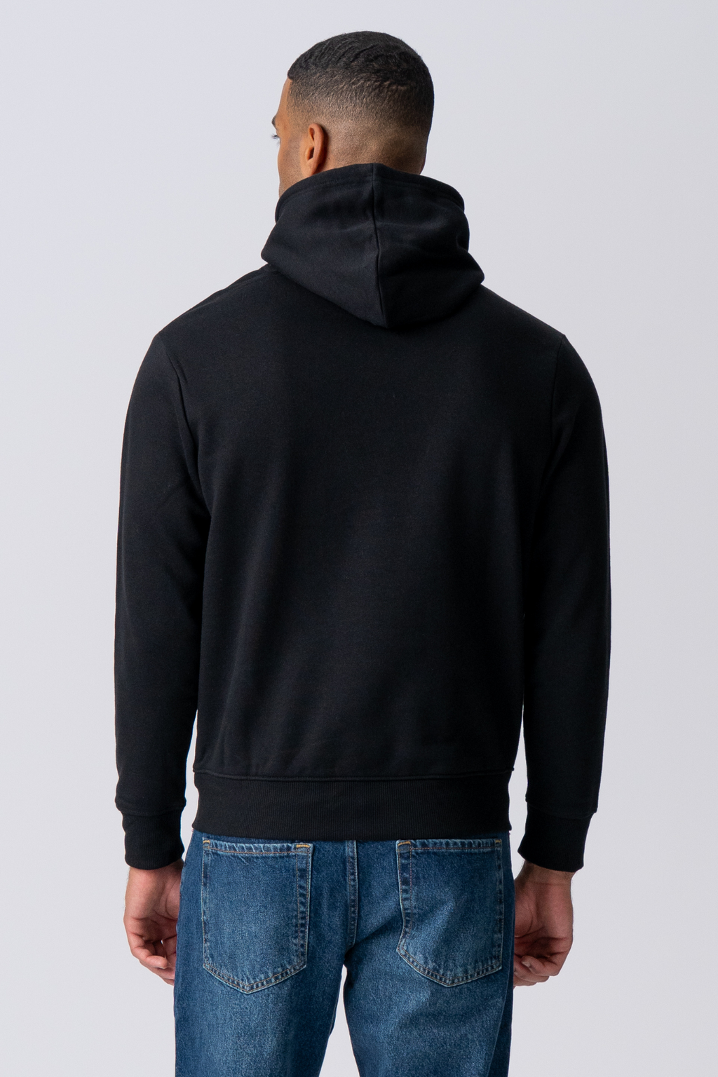 Essential Hoodie - Svart