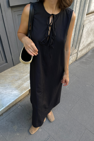 Jenna Tie Dress - Svart