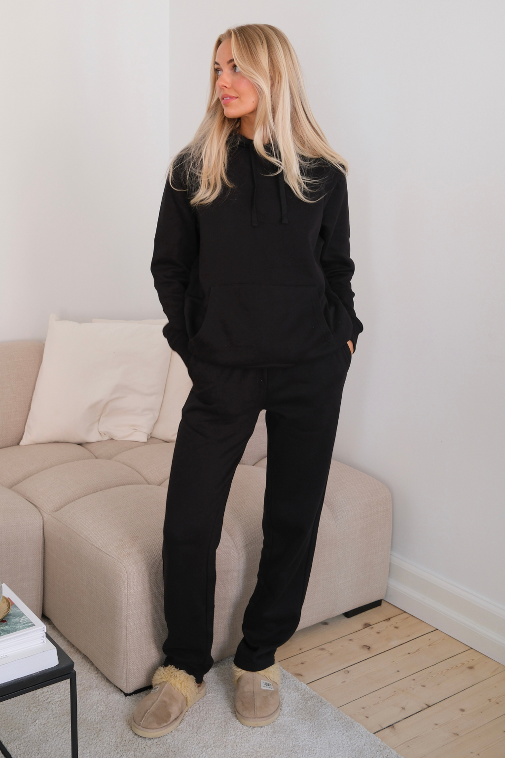 Essentiella Sweatpants - Svarta