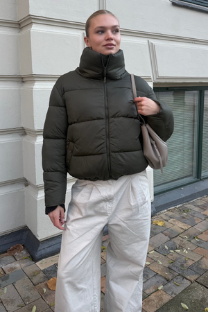 Kort Pufferjacka - Oliv